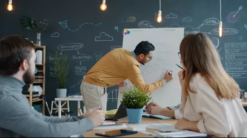 Formez vous aux métiers de la gestion et du management en découvrant le BTS GPME en alternance.