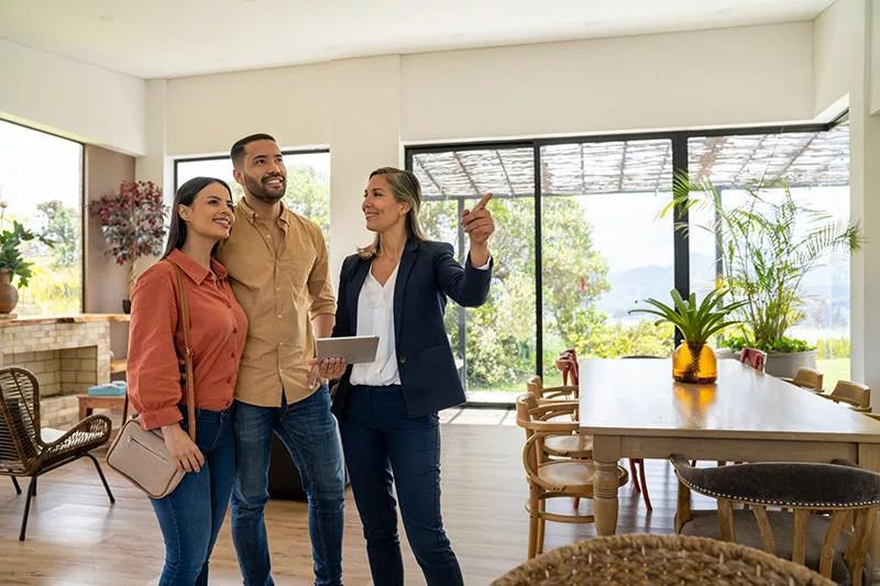 Le négociateur immobilier accompagne les clients dans leurs projets d’achat, de vente ou de location. Découvrez les missions du métier et la formation après un BTS Immobilier.