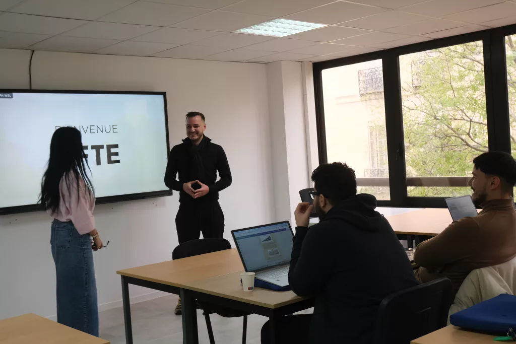 Découvrez quelles poursuites d'études choisir après un BTS GPME. Intégrez un Bachelor Office Manager ou Ressources Humaines en alternance à l'IFTE.